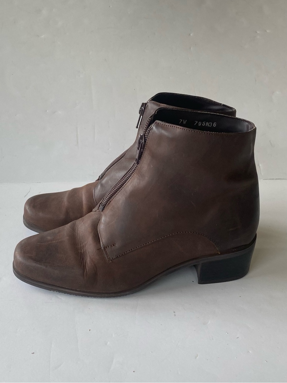Naturalizer Brown Leather Zip Ankle Booties